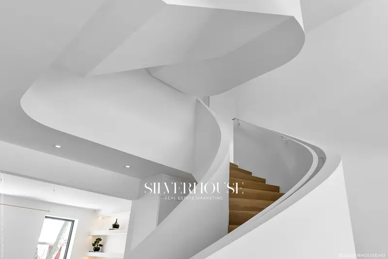 Sculptural plaster staircase